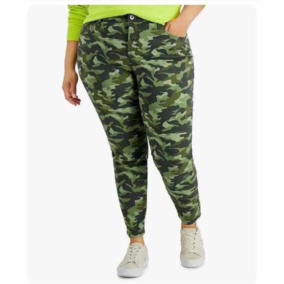 Style & Co Plus Curvy Fit Skinny in Camo - Picture 1 of 7